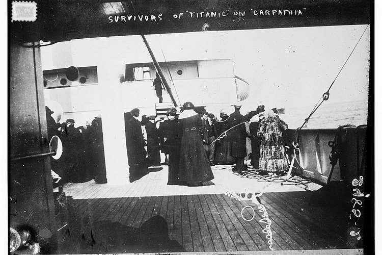 Preživší na palube lodi Carpathia